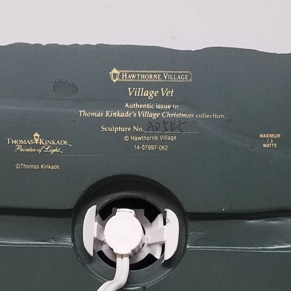 Hawthorn Village Thomas Kinkade Christmas Light Up Village Vet - Picture 7 of 7